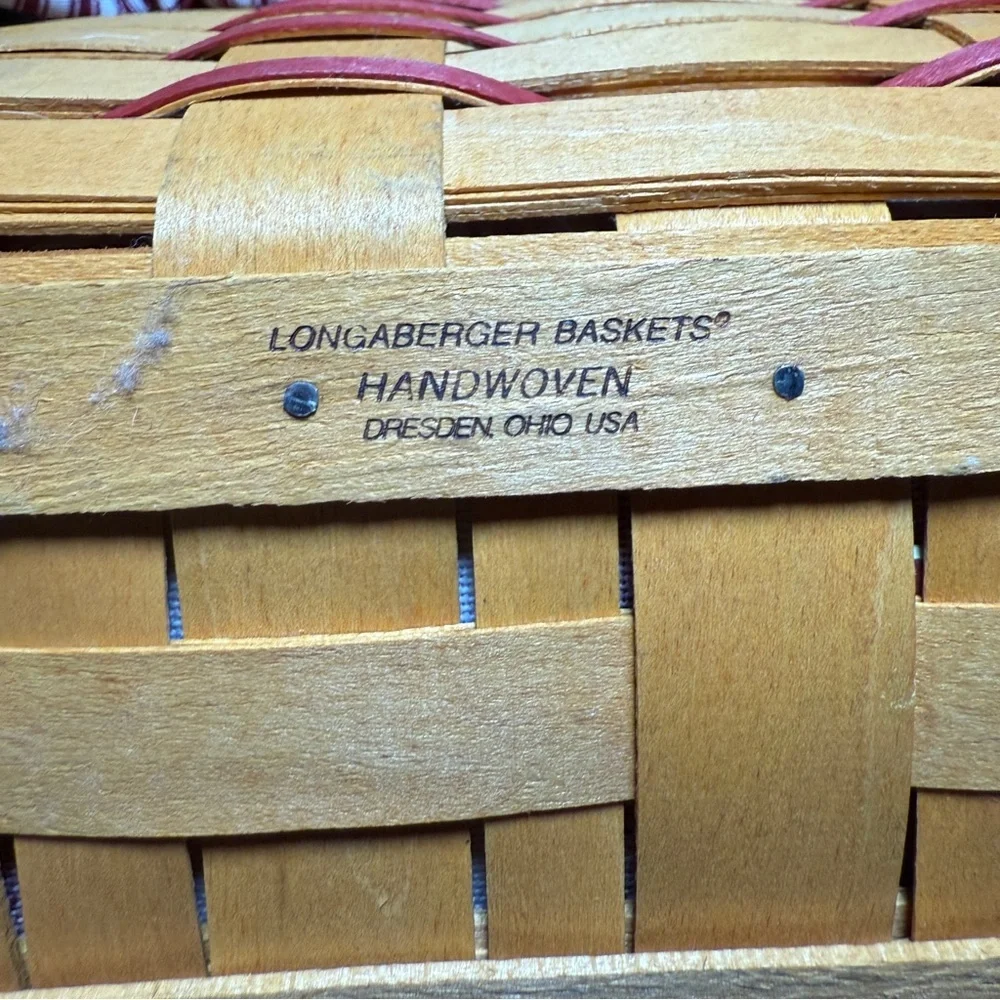 Longaberger 1998 Sweetheart Red Cherished Memories Basket &Cloth Liner Protector - Picture 6 of 13